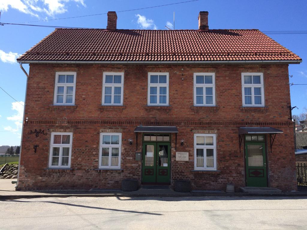 Aasa Kuelalistemaja Hotel Viljandi  Buitenkant foto