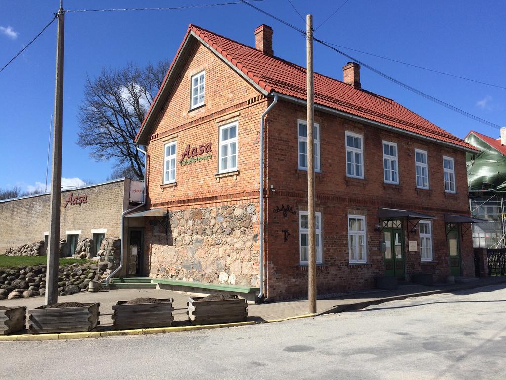 Aasa Kuelalistemaja Hotel Viljandi  Buitenkant foto