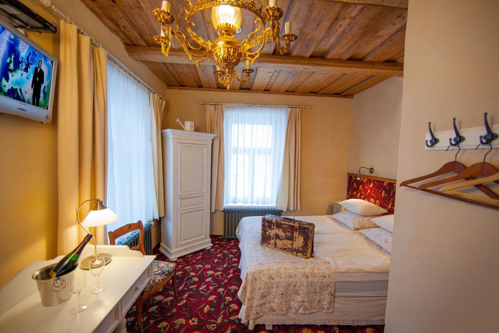 Aasa Kuelalistemaja Hotel Viljandi  Kamer foto