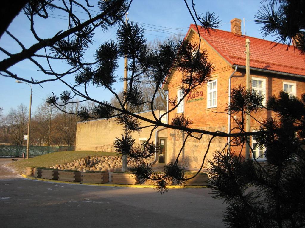 Aasa Kuelalistemaja Hotel Viljandi  Buitenkant foto